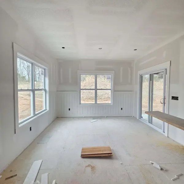 1725 Powell Rd, Clarksville, TN 37043