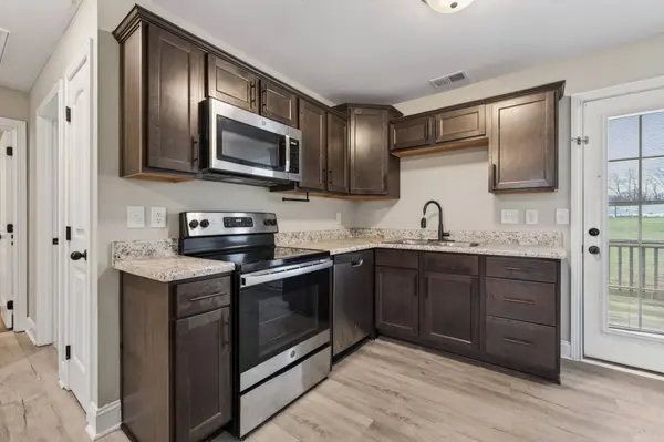 160 Texas Ave, Oak Grove, KY 42262