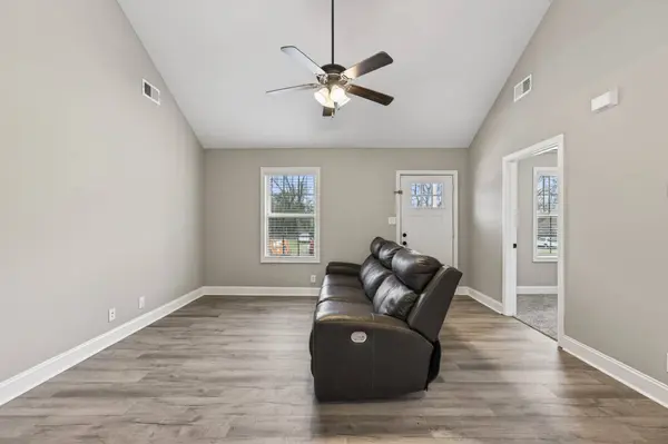 160 Texas Ave, Oak Grove, KY 42262