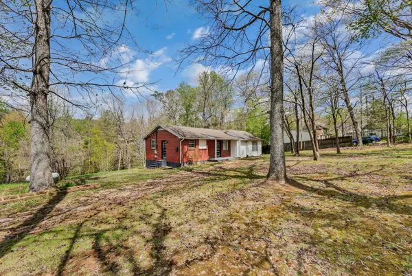 751 Hogan Rd, Clarksville, TN 37043