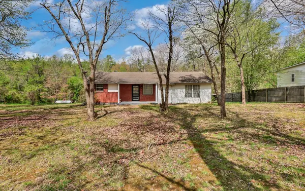 751 Hogan Rd, Clarksville, TN 37043