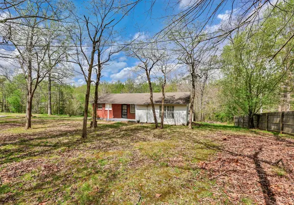 751 Hogan Rd, Clarksville, TN 37043