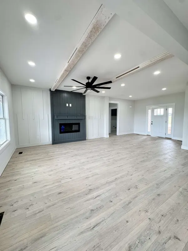 230 Low Plains Ln, Clarksville, TN 37043