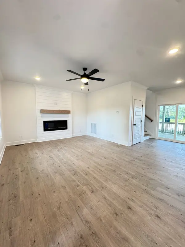 3162 E Old Ashland City Rd #E, Clarksville, TN 37043