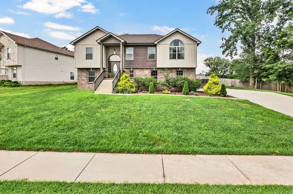 317 Wingfield Dr, Clarksville, TN 37043