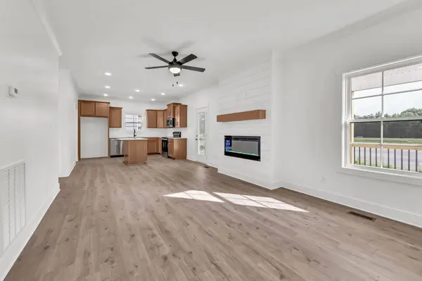 188 Sherlock Dr, Clarksville, TN 37043