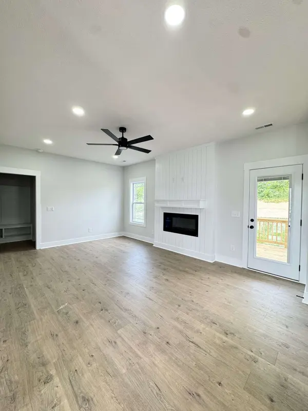 309 Wesson Dr, Clarksville, TN 37043