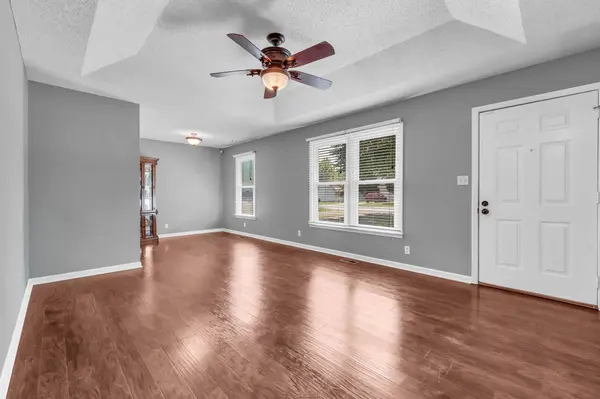 743 Spees Dr, Clarksville, TN 37042