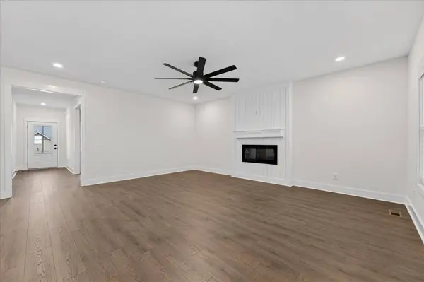 982 Alton Dr, Clarksville, TN 37043