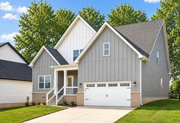 982 Alton Dr, Clarksville, TN 37043