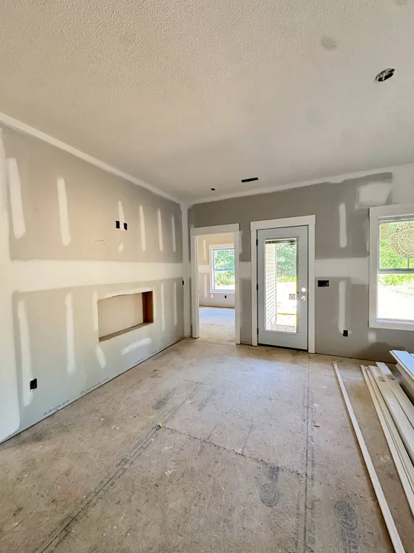 333 Wesson Dr, Clarksville, TN 37043