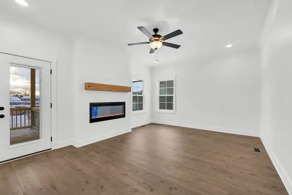 3166 E Old Ashland City Rd, Clarksville, TN 37043