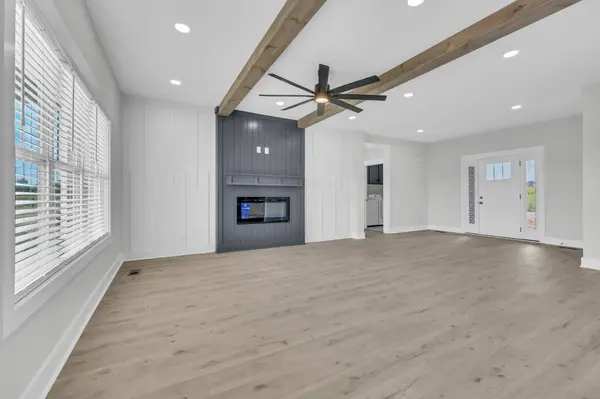 230 Low Plains Ln, Clarksville, TN 37043