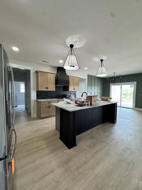 214 Low Plains Ln, Clarksville, TN 37043