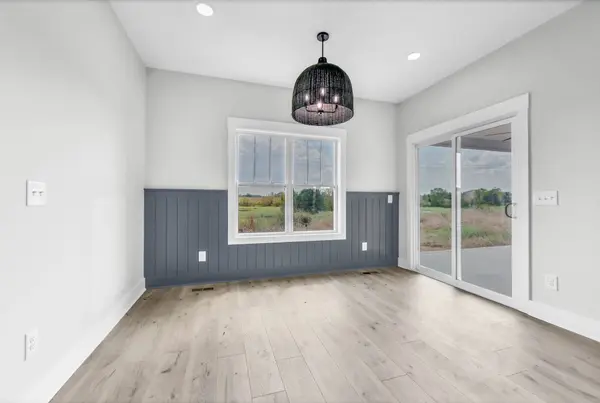 230 Low Plains Ln, Clarksville, TN 37043