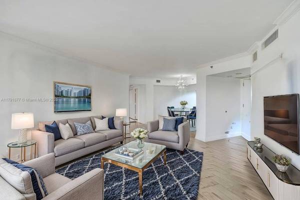 1000 W Island Blvd #503, Aventura, FL 33160