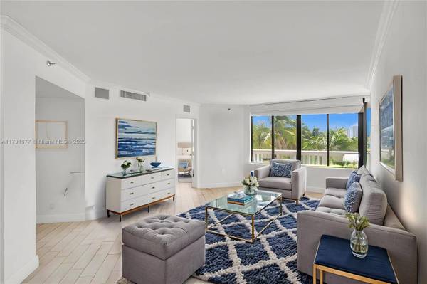 1000 W Island Blvd #503, Aventura, FL 33160