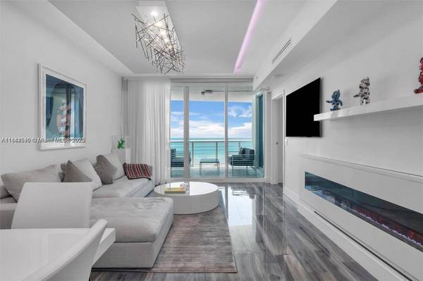 3801 Collins Ave #1104, Miami Beach, FL 33140