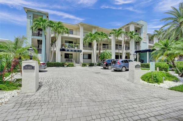 1101 S Riverside Dr #301, Pompano Beach, FL 33062