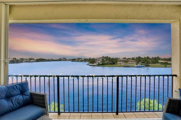 1101 S Riverside Dr #301, Pompano Beach, FL 33062