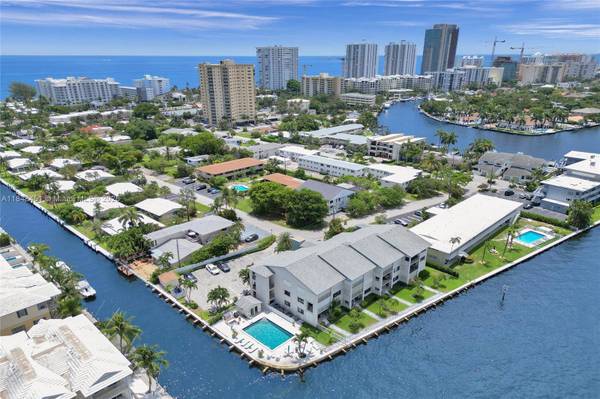 1101 S Riverside Dr #301, Pompano Beach, FL 33062