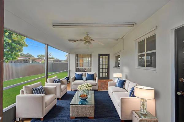 8571 NW 15th Ct, Pembroke Pines, FL 33024