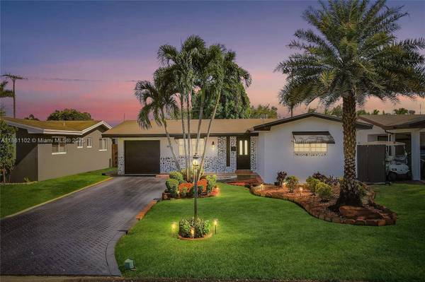 8571 NW 15th Ct, Pembroke Pines, FL 33024