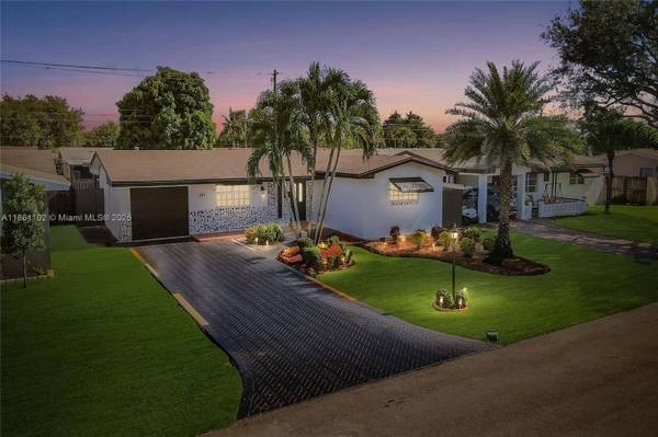 8571 NW 15th Ct, Pembroke Pines, FL 33024