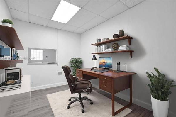 207 E Hallandale Beach Blvd, Hallandale Beach, FL 33009