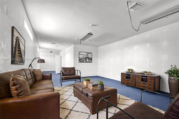 201 E Hallandale Beach Blvd, Hallandale Beach, FL 33009