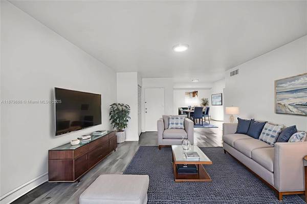 7610 SW 82nd St #J207, Miami, FL 33143
