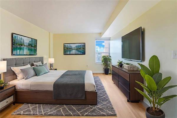 4801 NW 7th St #803-16, Miami, FL 33126