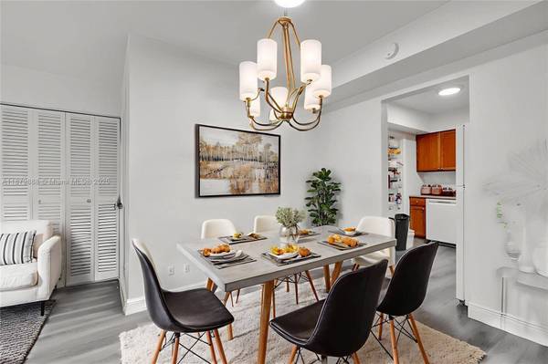 7610 SW 82nd St #J207, Miami, FL 33143