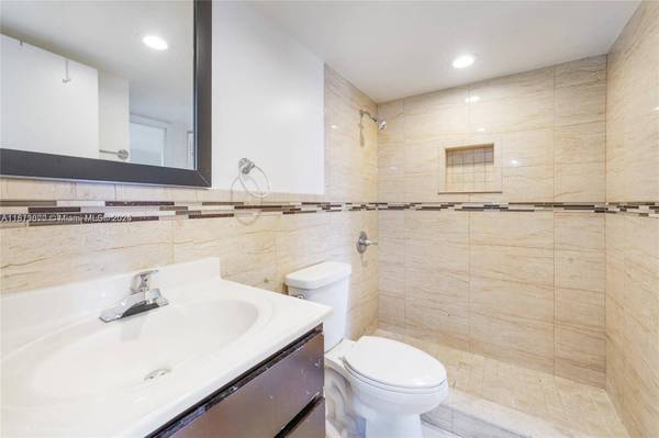 4801 NW 7th St #803-16, Miami, FL 33126