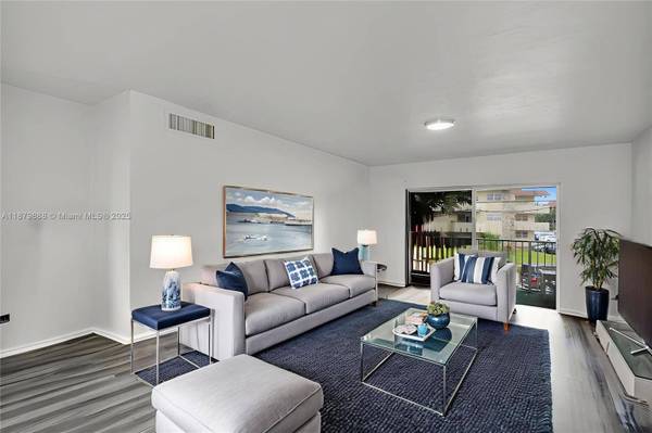 7610 SW 82nd St #J207, Miami, FL 33143