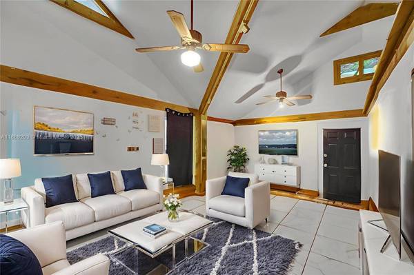 1024 N 24th Ave, Hollywood, FL 33020