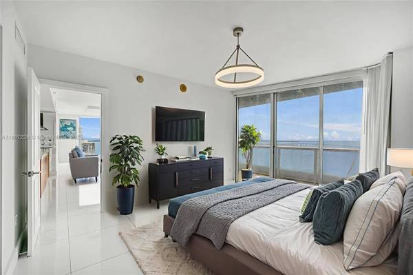 495 Brickell Ave #2301, Miami, FL 33131