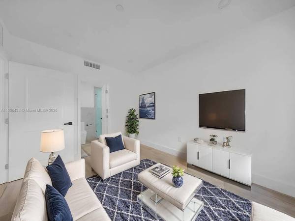 1037 NW 2nd St #2, Miami, FL 33128