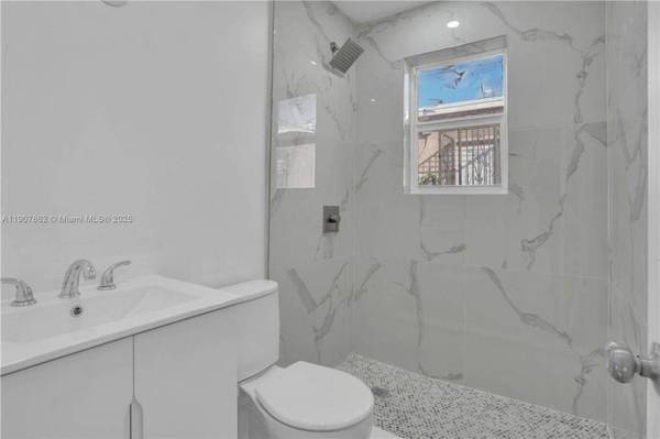 332 NW 97th St, Miami, FL 33150