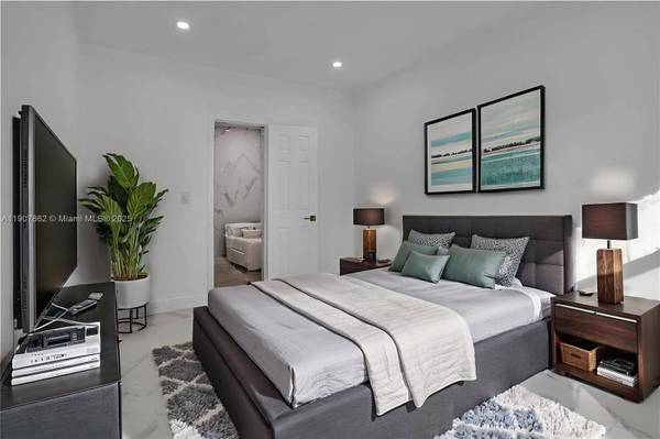 332 NW 97th St, Miami, FL 33150