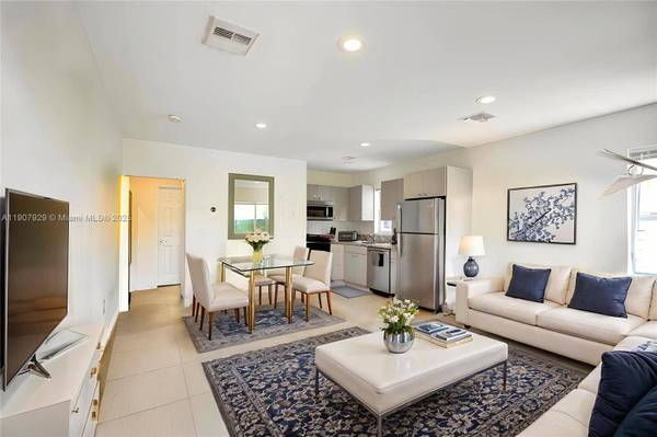 322 Oklahoma St, Hollywood, FL 33019