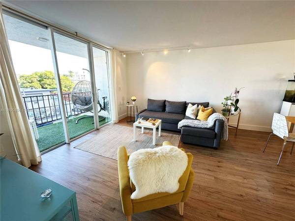 7850 Byron Ave #307, Miami Beach, FL 33141