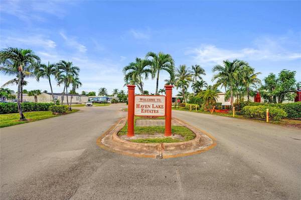 11201 SW 55th St Lot E43, Miramar, FL 33025