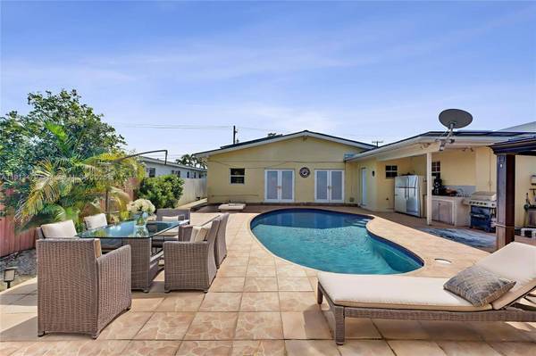 311 E 51st St, Hialeah, FL 33013