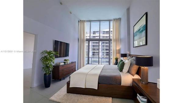 495 Brickell Ave #2206, Miami, FL 33131