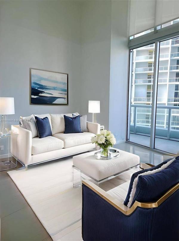 495 Brickell Ave #2206, Miami, FL 33131
