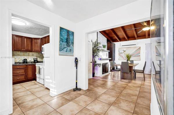 1943 Rodman St, Hollywood, FL 33020