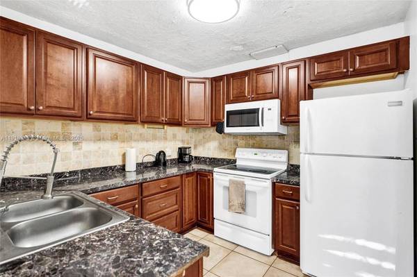 1943 Rodman St, Hollywood, FL 33020