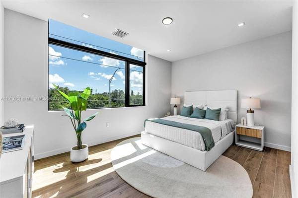 529 NE 61st St, Miami, FL 33137