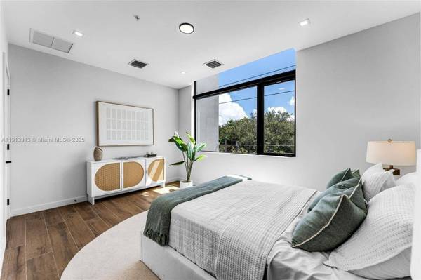 523 NE 61st St, Miami, FL 33137